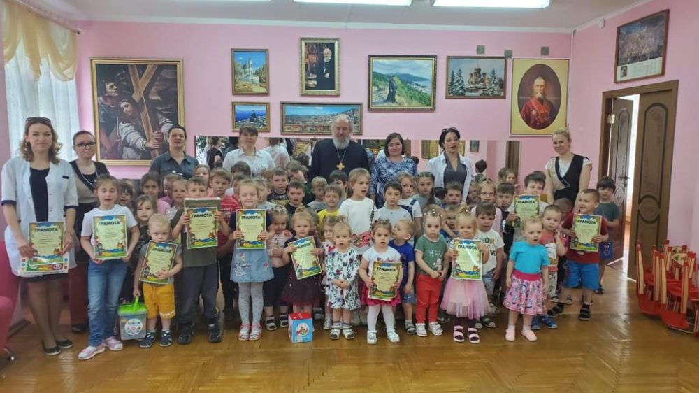 24 мая в детском саду «Благовест» состоялось награждение победителей творческого конкурса «Пасхальная радость».